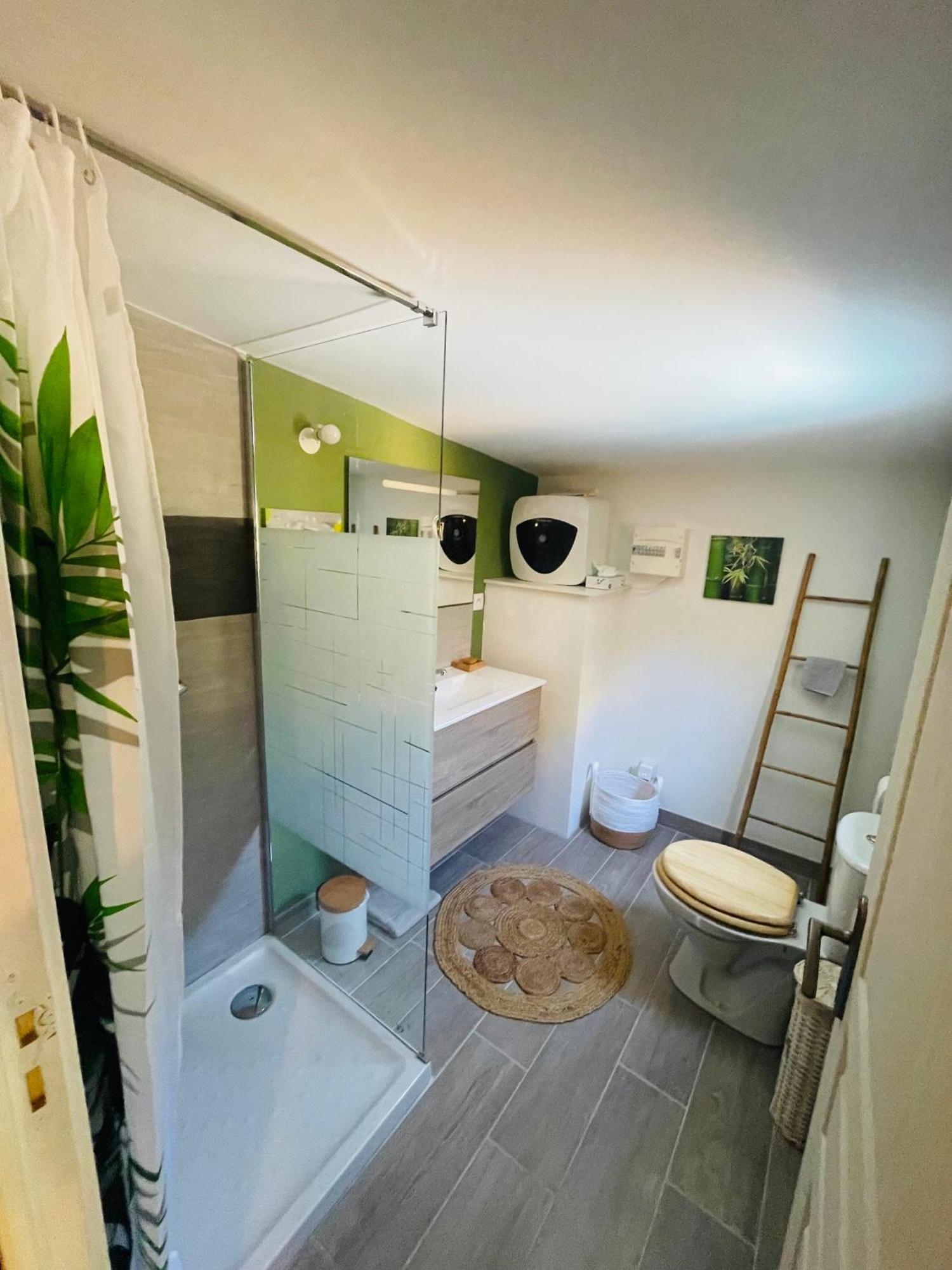 Suite Bambou Bien-Etre A Bali - Le Soleil Des Cevennes Сен-Жан-дю-Гар Экстерьер фото